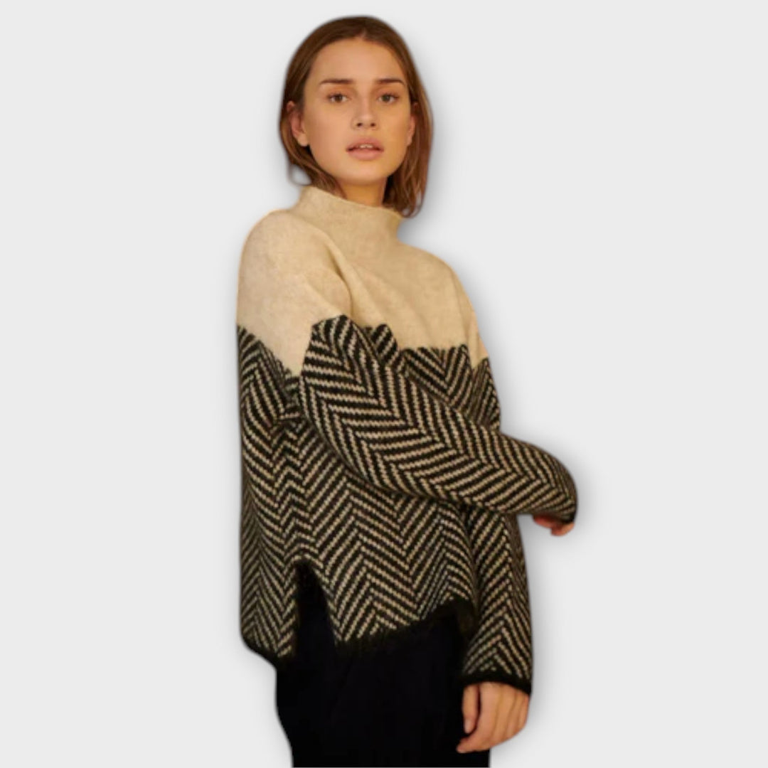 Aurora - Soft Turtleneck Sweater